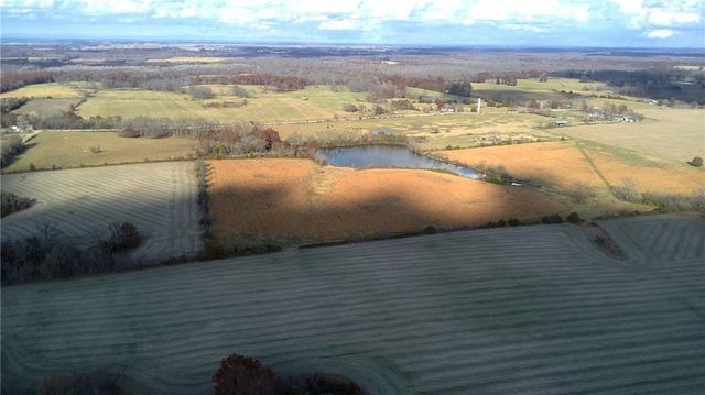 17503 S 900 Road, Nevada, MO 64772