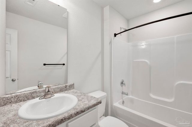 4366 Winged Elm Ct, Pace, FL 32571