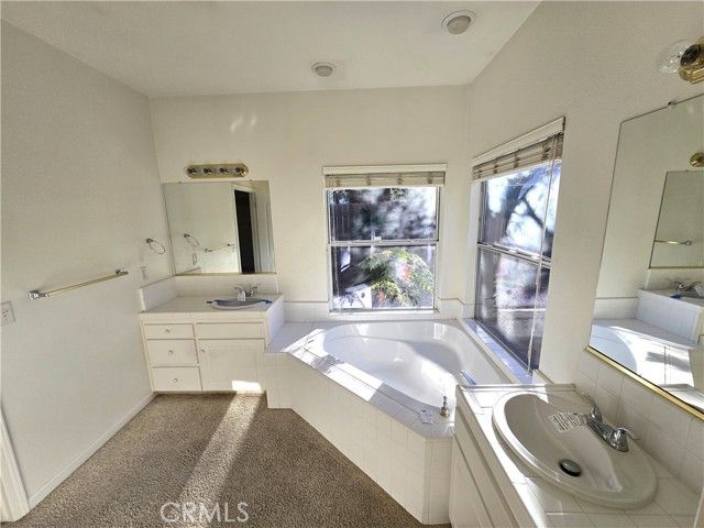 10168 N Price, Fresno, CA 93730