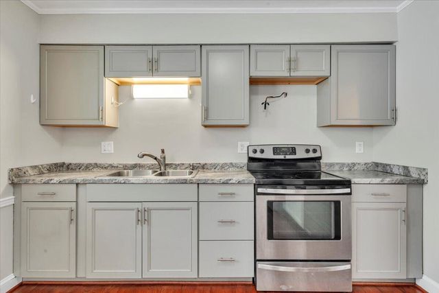 2540 Mcvitty RD, Roanoke, VA 24018