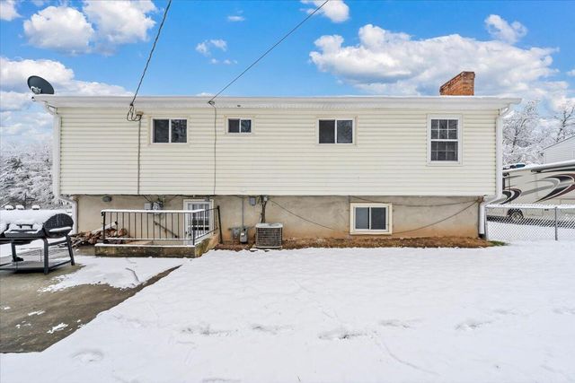 2540 Mcvitty RD, Roanoke, VA 24018