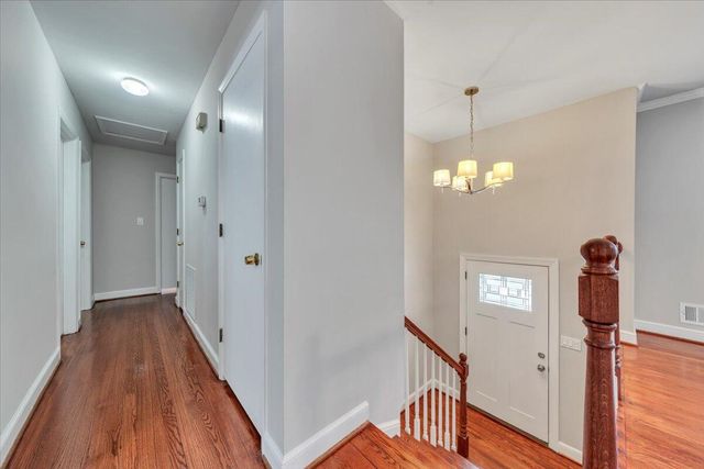 2540 Mcvitty RD, Roanoke, VA 24018