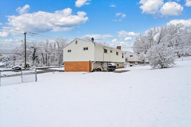 2540 Mcvitty RD, Roanoke, VA 24018