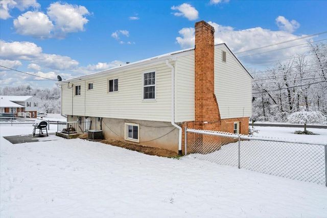 2540 Mcvitty RD, Roanoke, VA 24018