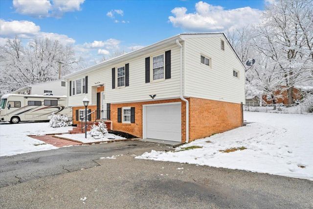 2540 Mcvitty RD, Roanoke, VA 24018