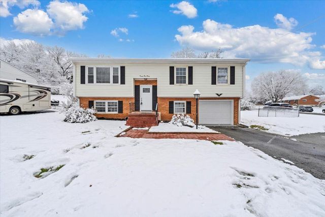 2540 Mcvitty RD, Roanoke, VA 24018