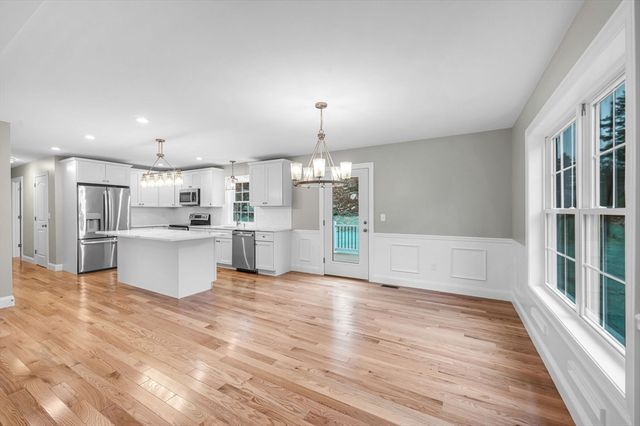 6 High Bluff, Belchertown, MA 01007