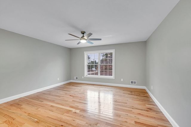 6 High Bluff, Belchertown, MA 01007