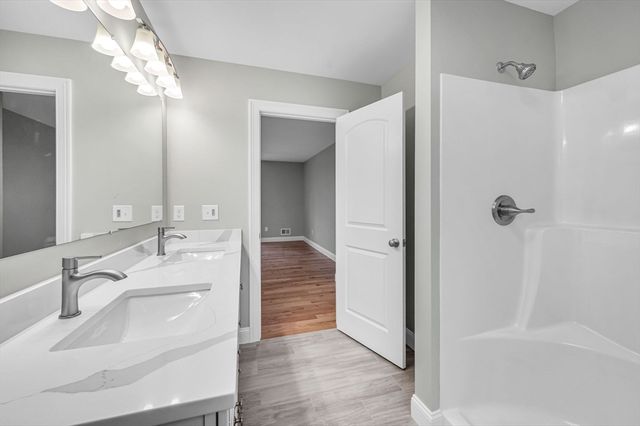 6 High Bluff, Belchertown, MA 01007