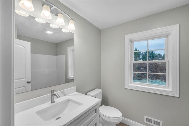 6 High Bluff, Belchertown, MA 01007