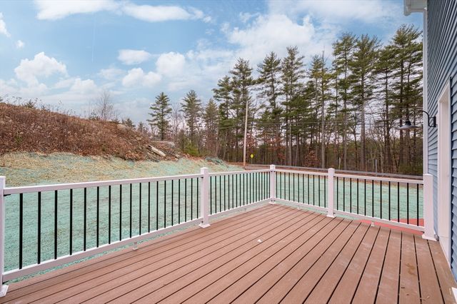 6 High Bluff, Belchertown, MA 01007