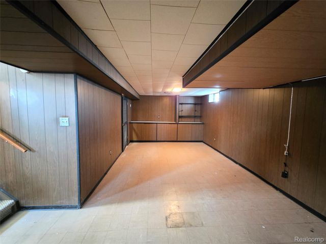 28040 Rosemont Street, Roseville, MI 48066