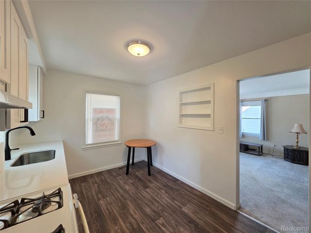 28040 Rosemont Street, Roseville, MI 48066