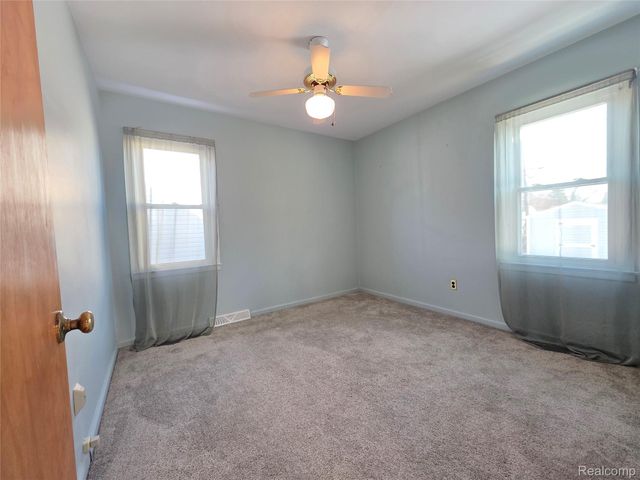 28040 Rosemont Street, Roseville, MI 48066