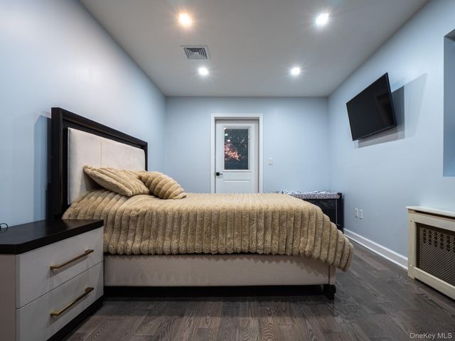 6501 110th Street, Forest Hills, NY 11375