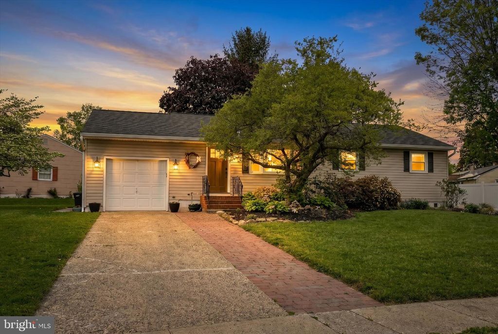 4 RUNNING BROOK, Ewing, NJ 08638