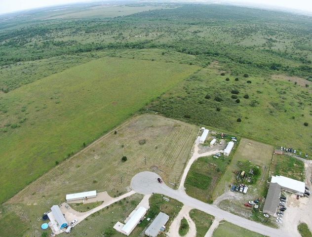 522 Running Bull LN, Kyle, TX 78640