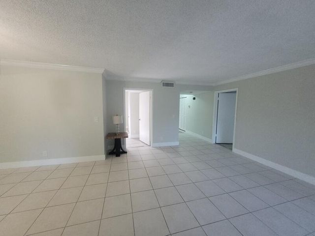 5917 Via Vermilya 206, Lake Worth, FL 33462