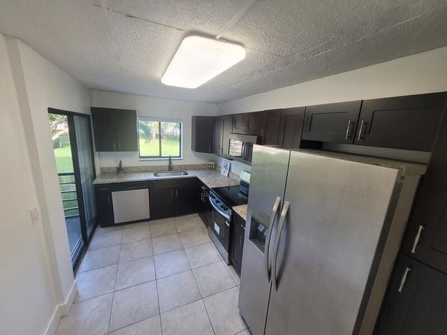 5917 Via Vermilya 206, Lake Worth, FL 33462