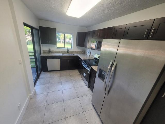 5917 Via Vermilya 206, Lake Worth, FL 33462
