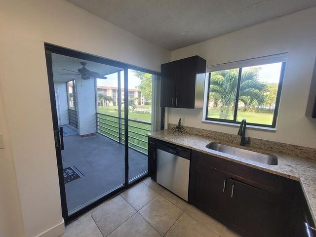 5917 Via Vermilya 206, Lake Worth, FL 33462