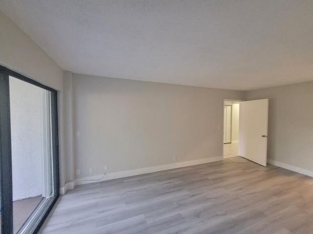 5917 Via Vermilya 206, Lake Worth, FL 33462
