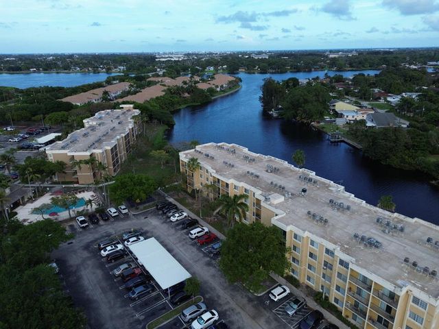 5917 Via Vermilya 206, Lake Worth, FL 33462