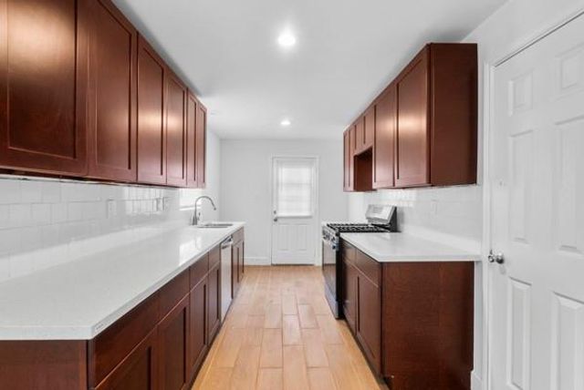 2202 Garvey Drive, Pasadena, TX 77506