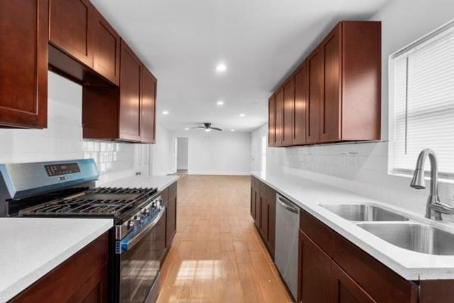 2202 Garvey Drive, Pasadena, TX 77506