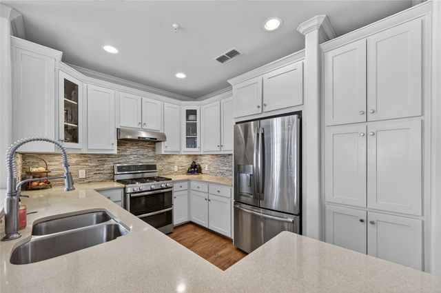 500 Waters Edge Drive 324, Lake Dallas, TX 75065