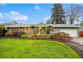 1065 COLUMBIA Ave, Gladstone, OR 97027