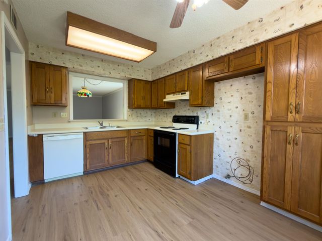 8 Spring River Lane, Cherokee Village, AR 72529