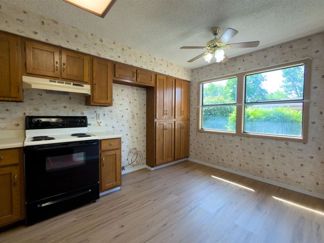 8 Spring River Lane, Cherokee Village, AR 72529