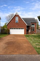 121 Firelight Ct, Antioch, TN 37013
