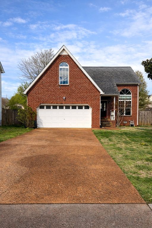 121 Firelight Ct, Antioch, TN 37013