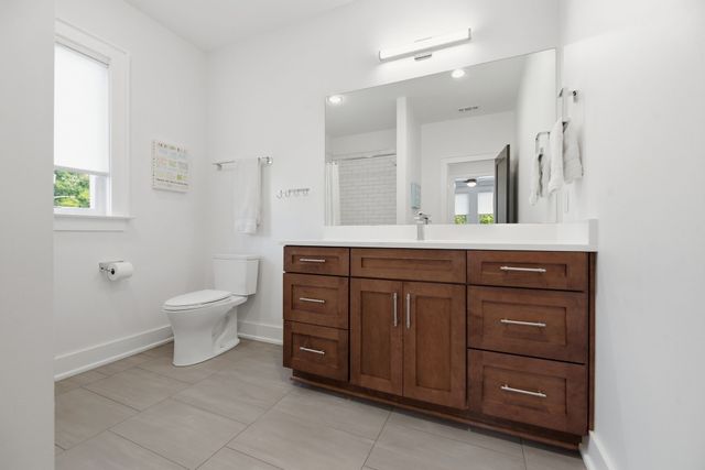 848 W Hillwood Dr, Nashville, TN 37205