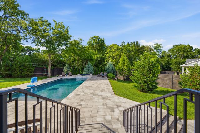 848 W Hillwood Dr, Nashville, TN 37205