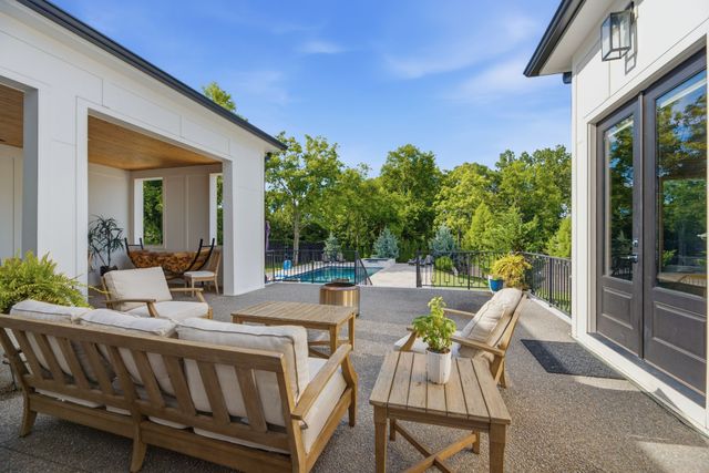 848 W Hillwood Dr, Nashville, TN 37205