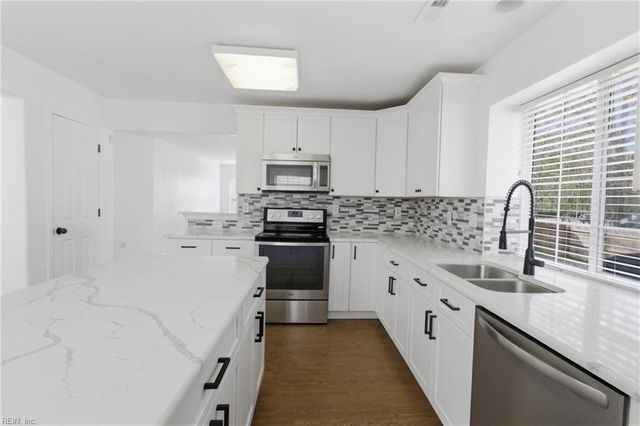 536 Kings GATE, Chesapeake, VA 23320