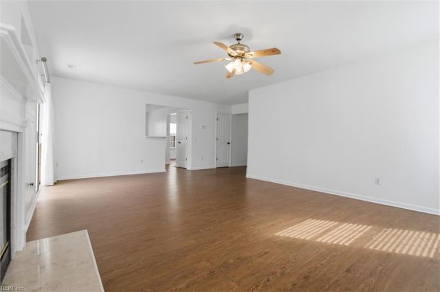 536 Kings GATE, Chesapeake, VA 23320