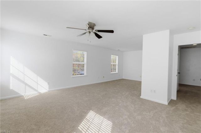 536 Kings GATE, Chesapeake, VA 23320