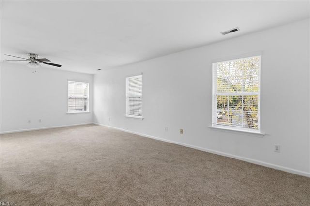 536 Kings GATE, Chesapeake, VA 23320