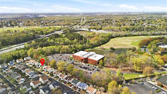 536 Kings GATE, Chesapeake, VA 23320