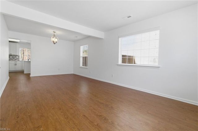 536 Kings GATE, Chesapeake, VA 23320