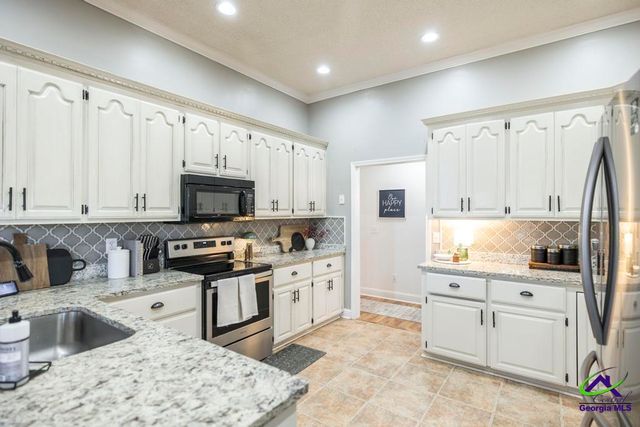 203 Southfield Court, Bonaire, GA 31005