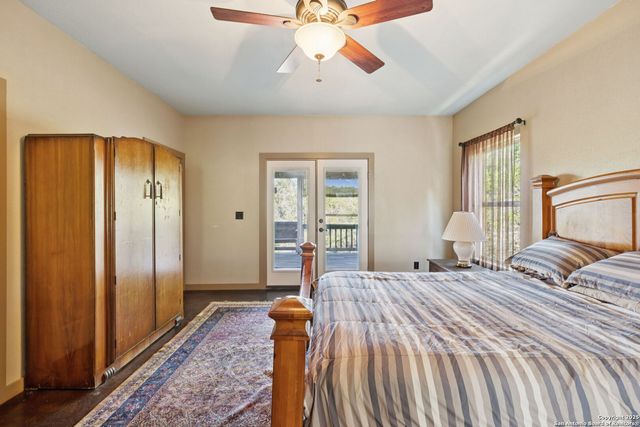 1331 Hilltop Rdg, New Braunfels, TX 78132