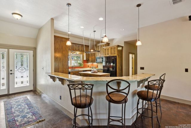 1331 Hilltop Rdg, New Braunfels, TX 78132