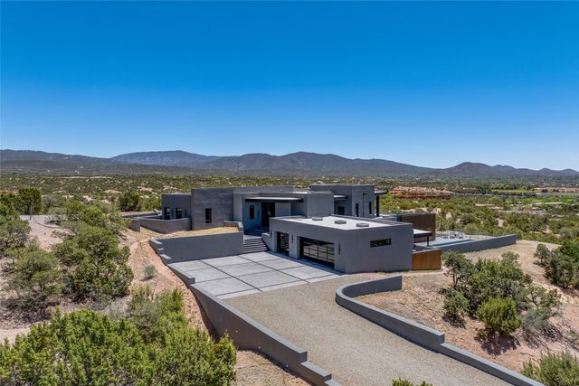 871 Camino Francisca, Santa Fe, NM 87506