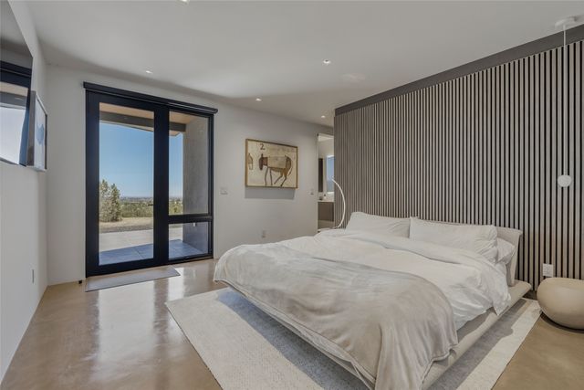 871 Camino Francisca, Santa Fe, NM 87506