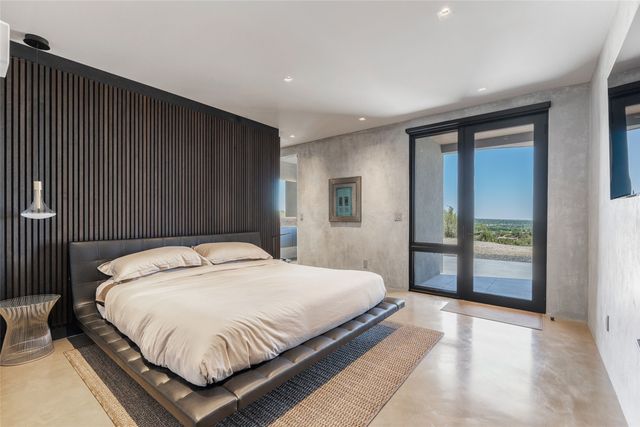 871 Camino Francisca, Santa Fe, NM 87506